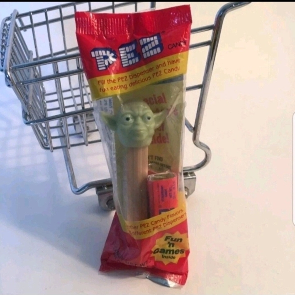 Star Wars Yoda Pez Dispenser with Candy